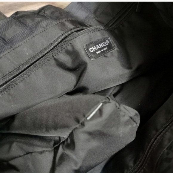 CHANEL NYLON Camellia vintage tote - Picture 5 of 12